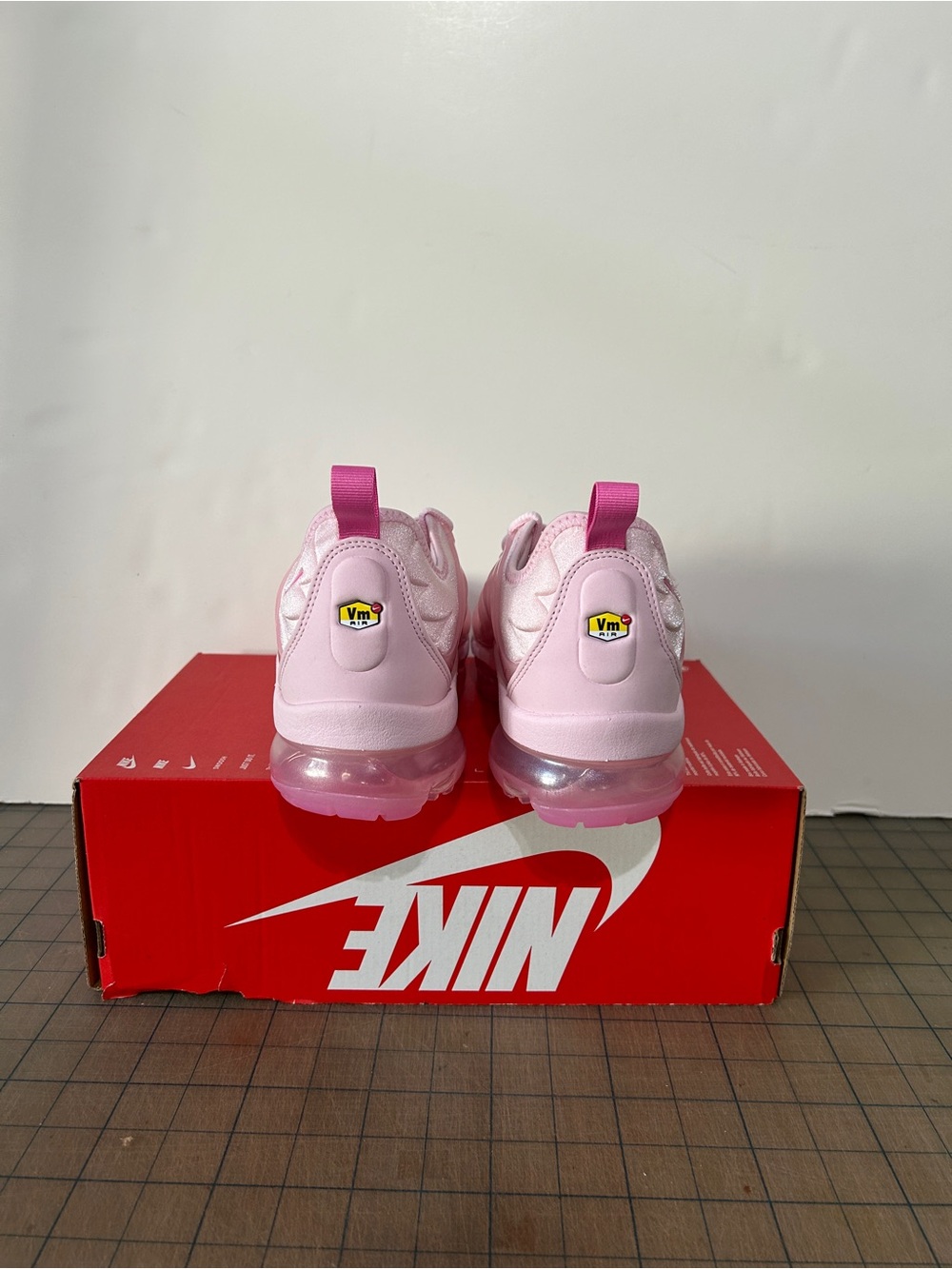 Nike Air Vapormax Plus ‘Pink Foam’ - Picture 4 of 6